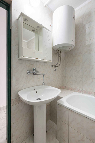 One-Bedroom Apartment in Budva – Sea View — photo 17